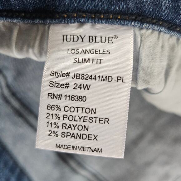 Judy Blue Slim Fit 24W Plus-Size Denim Jeans - Picture 7 of 8